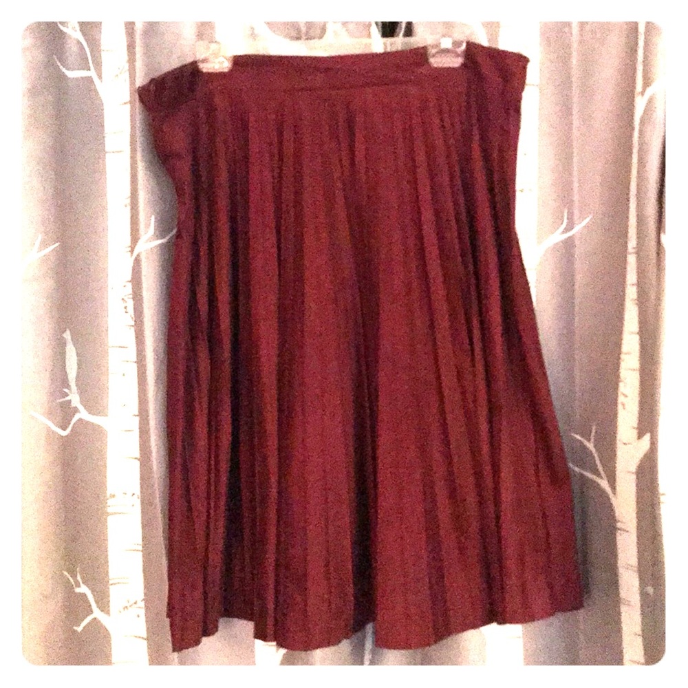Liz Claiborne Faux suede pleated skirt